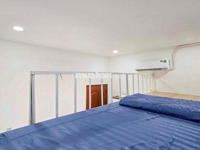 Phòng có gác giá rẻ, ở mặt tiền Huỳnh Tấn Phát, ngay chân cầu Phú Mỹ