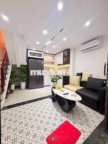 nhà nhìn ra phố Bạch Mai 30m2 x5T giá 5.6 tỷ 2 thoáng dân xây sổ đỏ CC