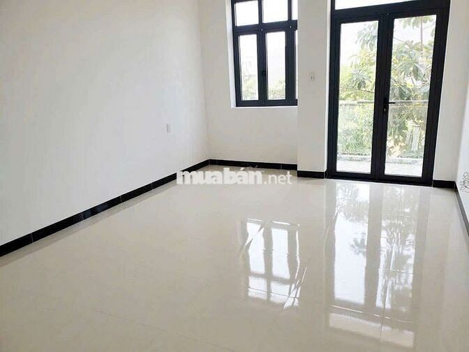 rẻ quá xá khách ạ có 7t thôi nhà có tới 3p ngủ  trong khu dc Cao Cấp 