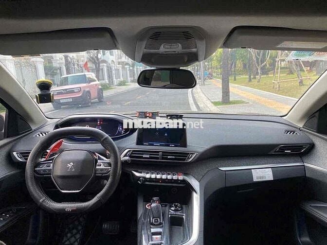 Peugeot 3008 5 chỗ màu Đen