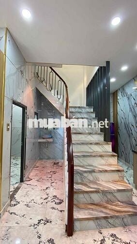 Bán Nhà Tân Bình Giáp Quận 10 – Gần Lý Thường Kiệt – 40m² – 3PN.