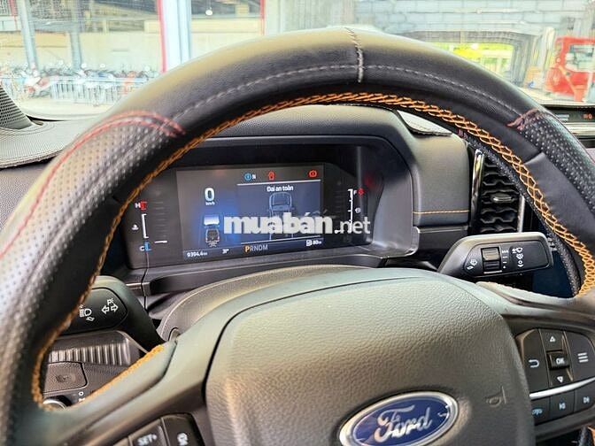 Ford Ranger Wildtrak 2025 Lướt 9.300km. Zin 100%