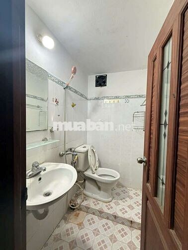 nhà 5 tầng 4 ngủ nội thất cơ bản