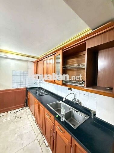 nhà 5 tầng 4 ngủ nội thất cơ bản