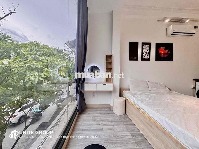 Phòng full kính có cửa số, ngay sân bay , máy giặt riêng