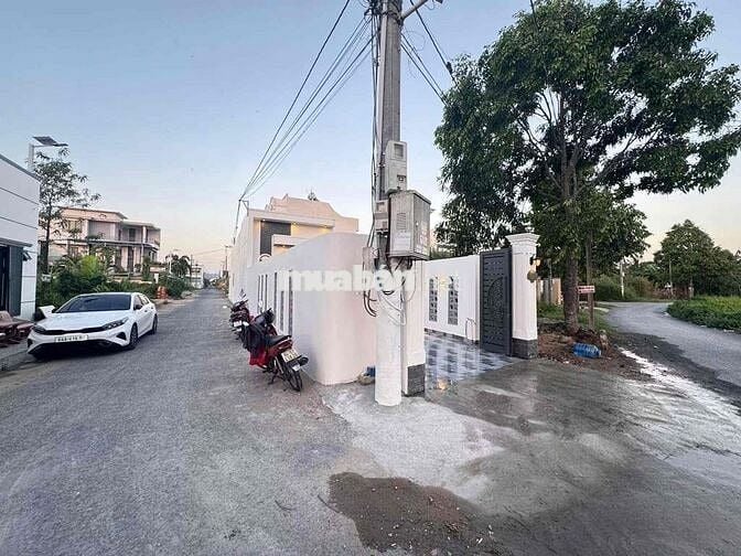 CĂN NHÀ HIỆN ĐẠI SÂN VƯỜN GỐC 2 MẶT TIỀN THUẬN TIỆN MUA BÁN - KINH DOA