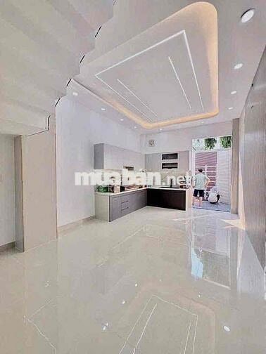 Hẻm 6m TÂN SƠN NHÌ, 3 Tấm, 4 x 18m,4 Phòng Ngủ, 4 wc, 1 Sân Thượng
