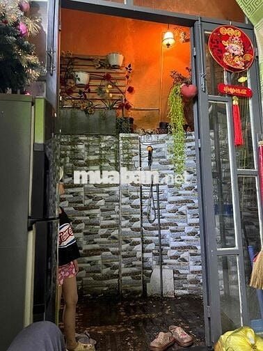 chính chủ bán nhà đường Hồng bàng f16Q11 .Sổ hồng riêng 34m2 ngan 4 da
