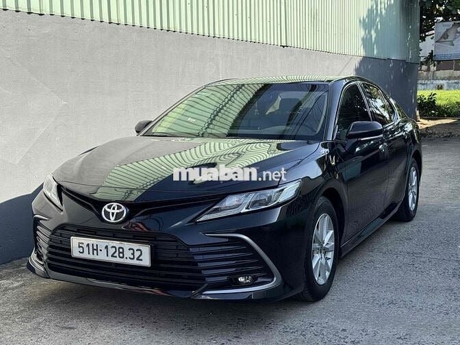 Toyota Camry 2.0G 2023 Đen 40.000km