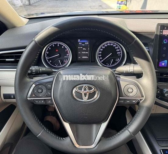 Toyota Camry 2.0G 2023 Đen 40.000km