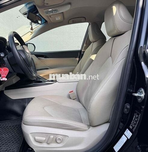 Toyota Camry 2.0G 2023 Đen 40.000km