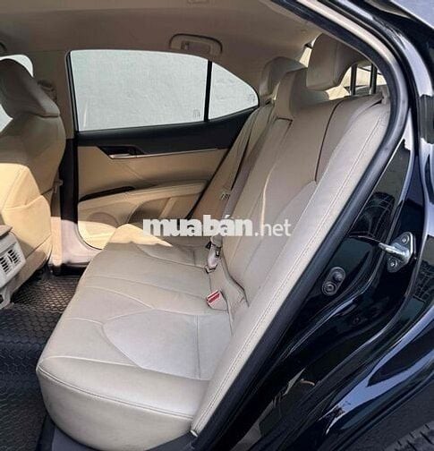 Toyota Camry 2.0G 2023 Đen 40.000km