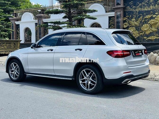 Mercedes-Benz GLC 300 4 Matic 2017 Bạc