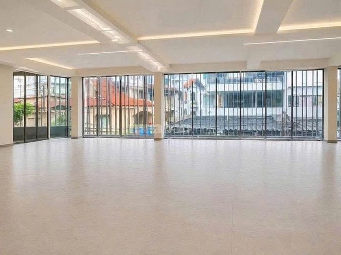 Cần bán gấp hoặc cho thuê building 2 MT Cửu Long P. 2 Quận Tân Bình gi