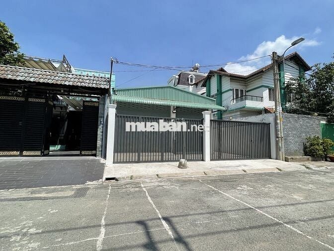 Kho mới 10x29. Mặt tiền đương nhựa, gần đương B.