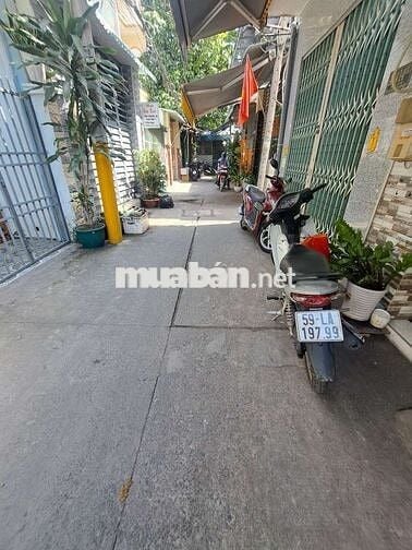 kẹt tiền bán gấp nhà ngày cầu số 5 xã bình hưng , bình chánh