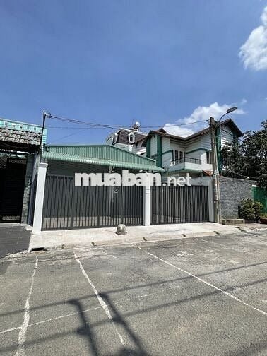 Kho mới 10x29. Mặt tiền đương nhựa, gần đương B.
