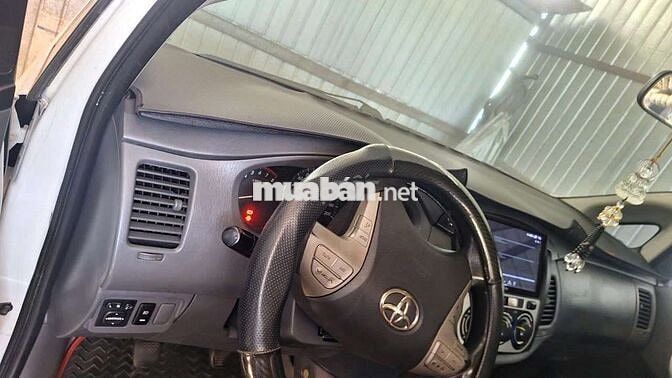Toyota Innova 2013 Trắng 8 chỗ Xăng