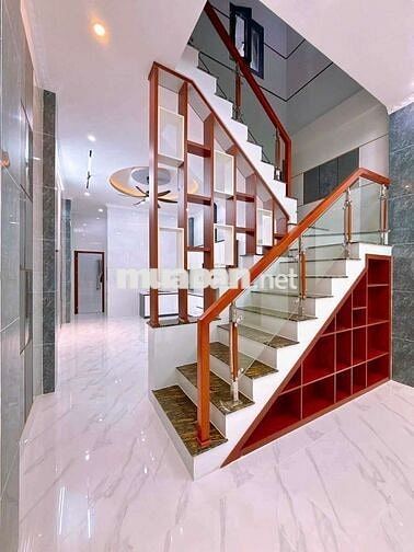 NHÀ RỘNG RÃI - MẶT TIỀN ĐƯỜNG LÊ VĂN SÔ