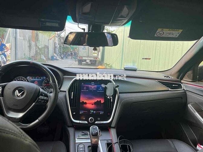 VinFast Lux A Base 2021 90000 km Cam Đỏ
