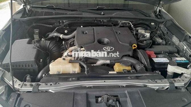 Toyota Fortuner 2019 Bạc