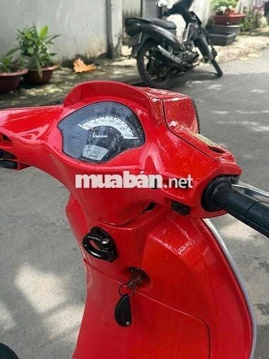 Piaggio Vespa 2010 màu Đỏ