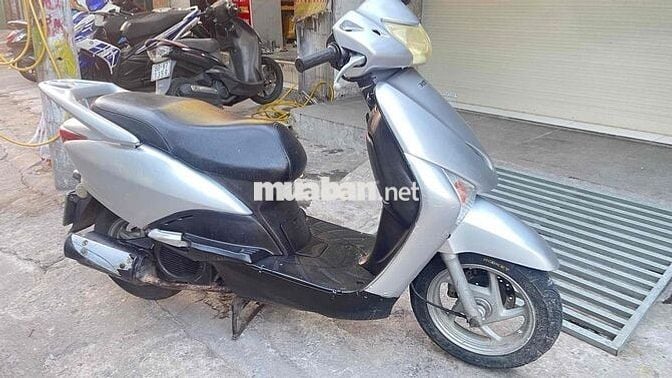 Honda tay ga 110 Cốp rộng tiết kiệm xăng Bạc