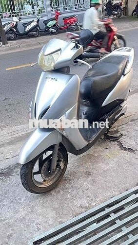 Honda tay ga 110 Cốp rộng tiết kiệm xăng Bạc