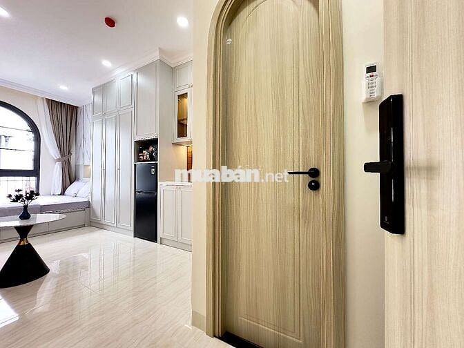 Khai trương CHDV ban công cao cấp