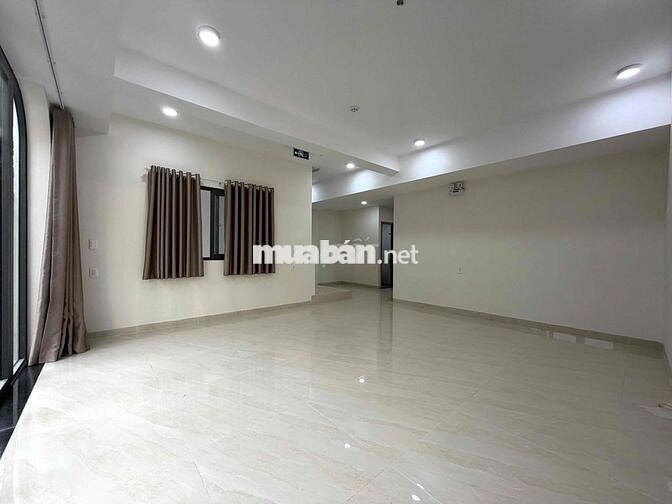 Cho thuê mặt bằng văn phòng, quận 7 - Vị trí trung tâm, lề đường r