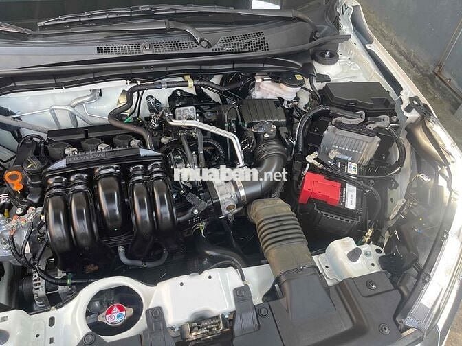xe chính chủ bán  Honda BR-V G 2024 Trắng 13000 km
