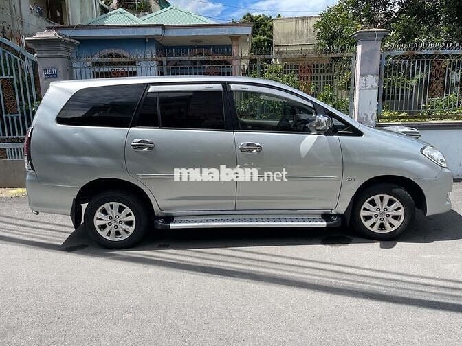 Toyota Innova G 2011 Bạc