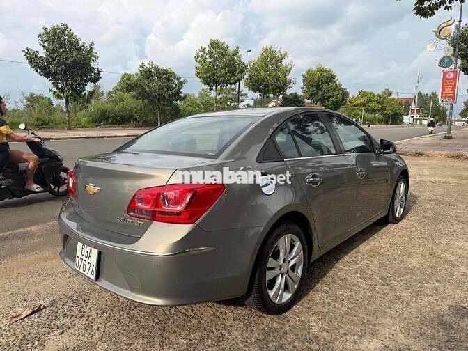 Chevrolet Cruze Số tự động Xám 5 chỗ