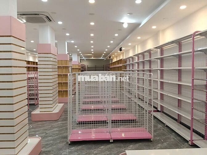 Nhân Viên Văn Phòng Tư Vấn Báo Giá