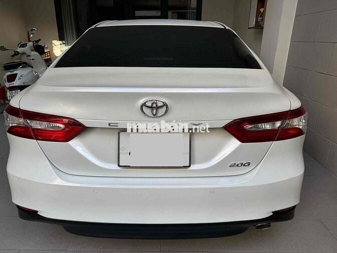 Toyota Camry 2.0G 2019 Trắng Da 5 chỗ
