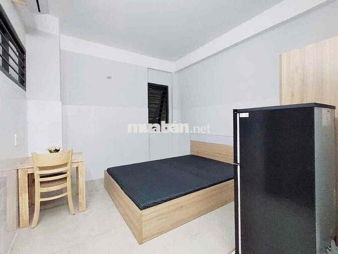 Phòng rẻ - Có thang máy - Ngay chợ Hoàng Hoa Thám - Trống sẵn