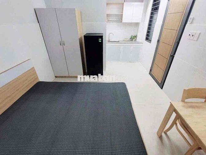 Phòng rẻ - Có thang máy - Ngay chợ Hoàng Hoa Thám - Trống sẵn