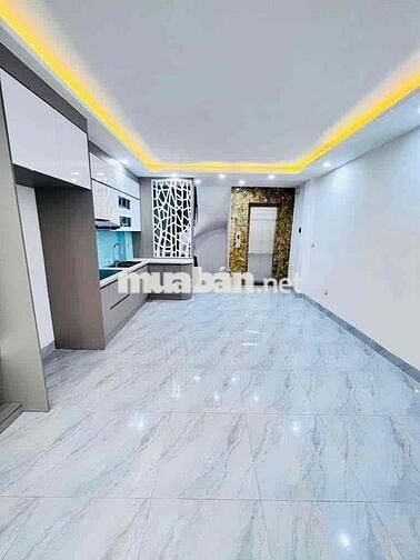 Mình cần bán căn nhà Linh Đàm, 6 tầng có thang máy, ngõ thông, ô tô đỗ