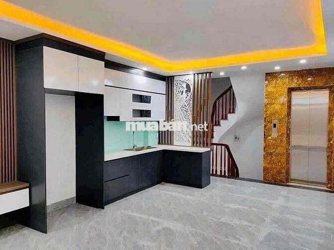 Mình cần bán căn nhà Linh Đàm, 6 tầng có thang máy, ngõ thông, ô tô đỗ