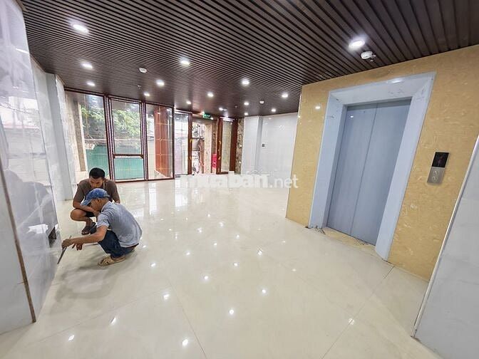 Cho thuê MBKD Thanh máy xịn xò, Mặt đường lớn