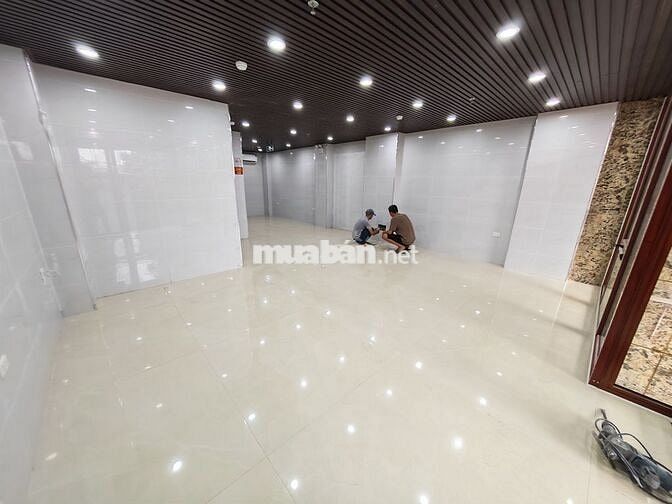 Cho thuê MBKD Thanh máy xịn xò, Mặt đường lớn
