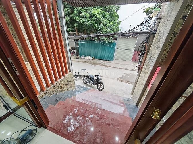 Cho thuê MBKD Thanh máy xịn xò, Mặt đường lớn