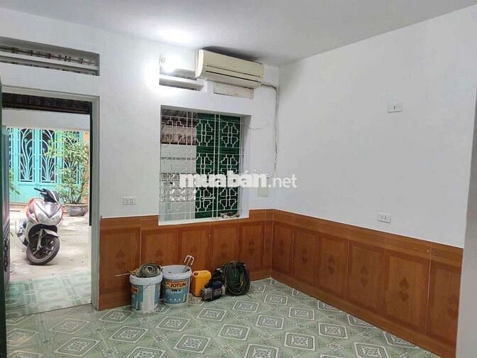 Cho thuê nhà Đường Láng 40m², 2,5 tầng, thông sàn, 2PN, 7 triệu/tháng