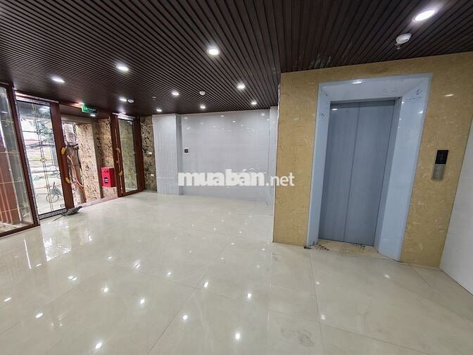 Cho thuê MBKD Thanh máy xịn xò, Mặt đường lớn