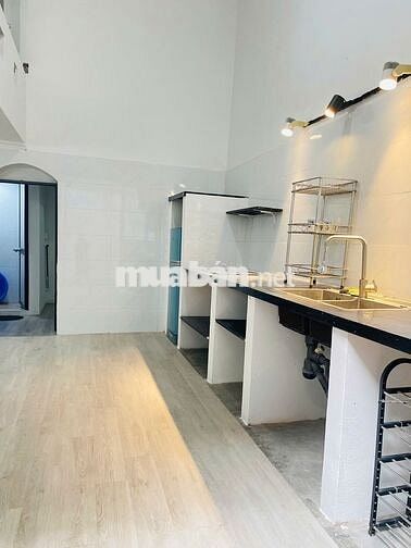 Cho thuê nhà nguyên căn 60m², ngõ 162 Đội Cấn, phường Ngọc Hà, Hà Nội