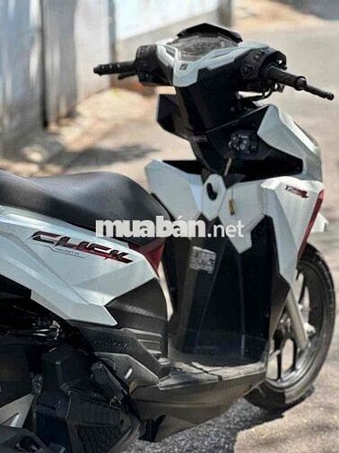 Honda Click 2017 Trắng đỏ 29000 km