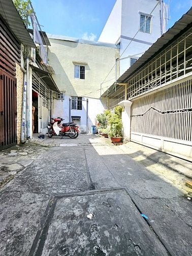 Nhà sổ riêng đường 5m Nguyễn Văn Quá, Đông Hưng Thuận, Quận 12, 6x18