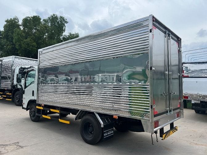 ISUZU QKR 210 THÙNG KÍN – TẢI 1.990 KG | THÙNG DÀI 4.4M | EURO 5