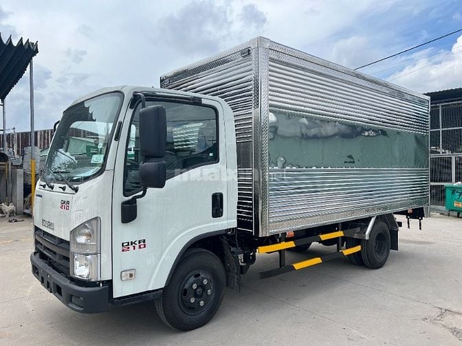 ISUZU QKR 210 THÙNG KÍN – TẢI 1.990 KG | THÙNG DÀI 4.4M | EURO 5
