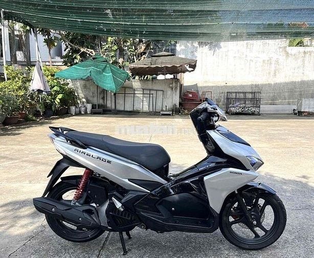 Honda Air Blade Bạc